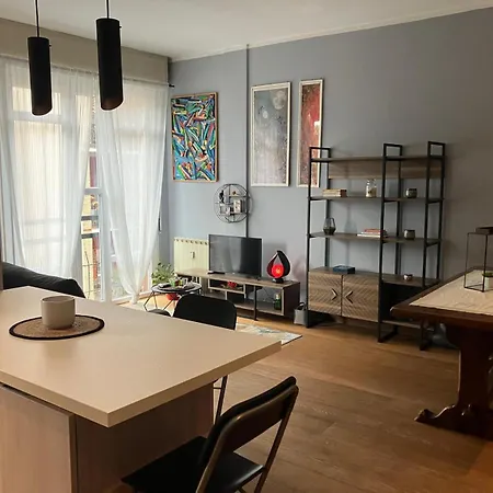 In - Jerry's House - 100mt Dal