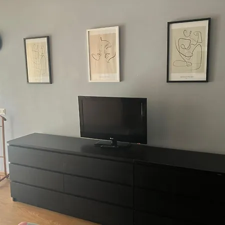 In - Jerry's House - 100mt Dal Arona