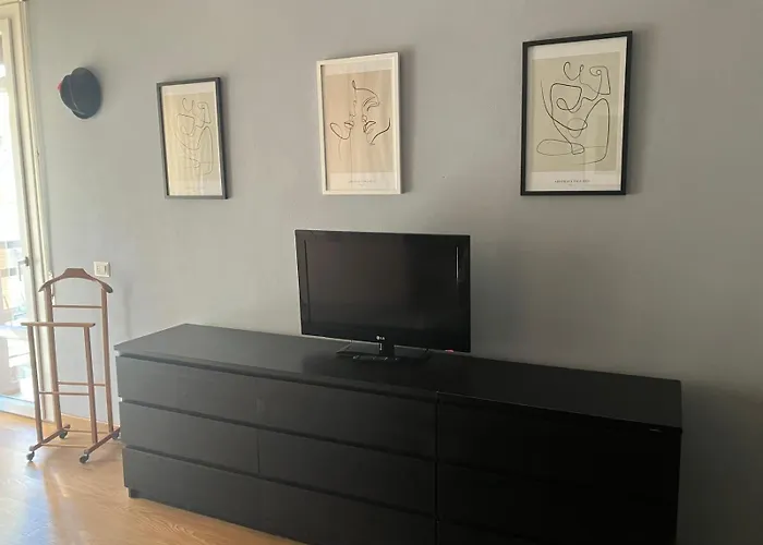 In - Jerry's House - 100mt Dal Arona